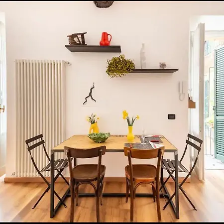 Piazza Volta Apartman *